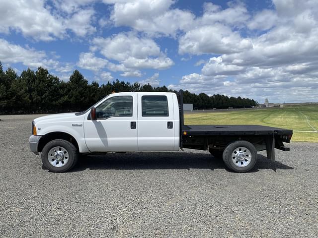 Image of Ford F-350 equipment image 2