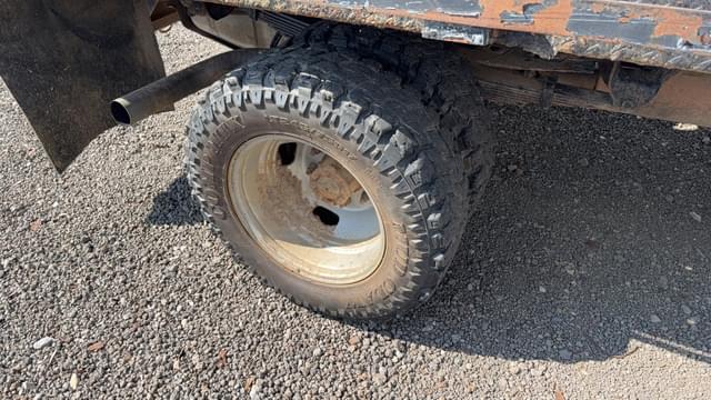 Image of Ford F-350 equipment image 4