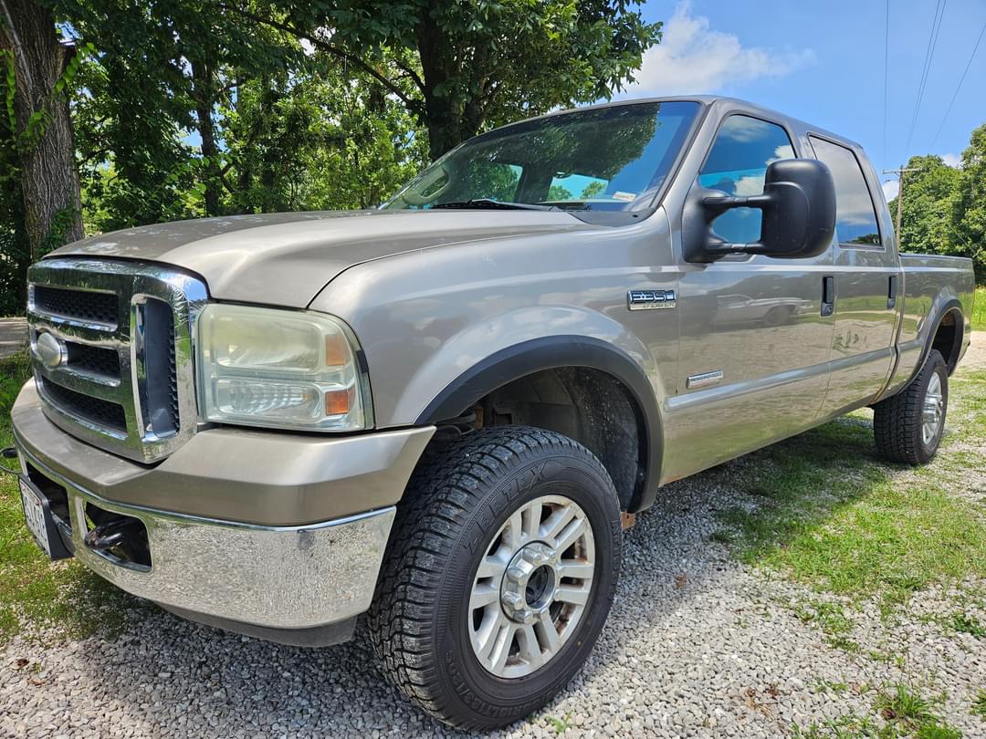 Image of Ford F-350 Primary image