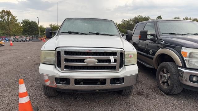 Image of Ford F-350 equipment image 1