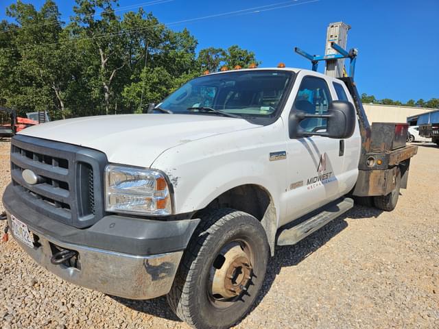 Image of Ford F-350 equipment image 1