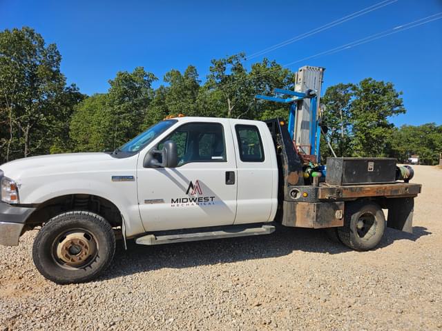 Image of Ford F-350 equipment image 4