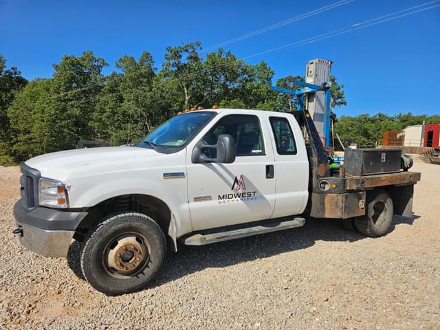 Image of Ford F-350 equipment image 3