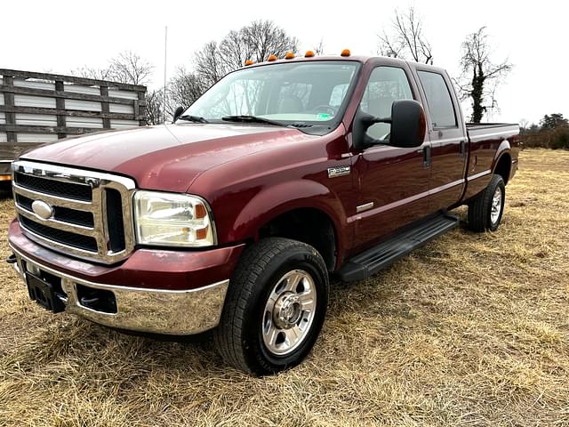 Image of Ford F-350 equipment image 2