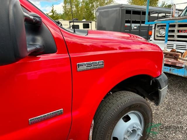 Image of Ford F-350 equipment image 4