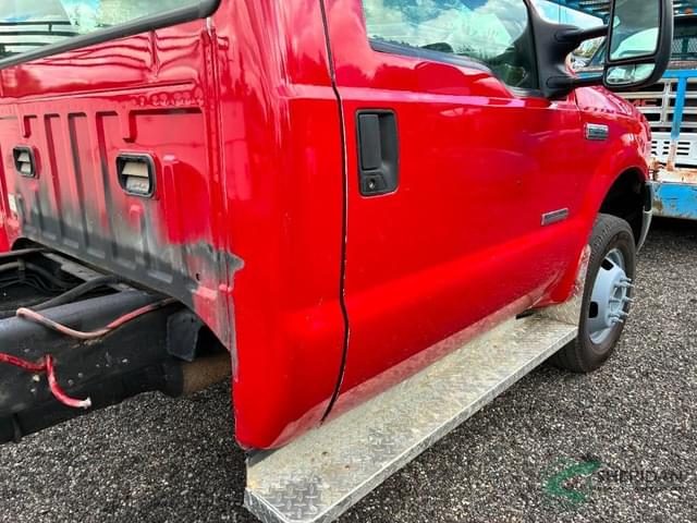 Image of Ford F-350 equipment image 3