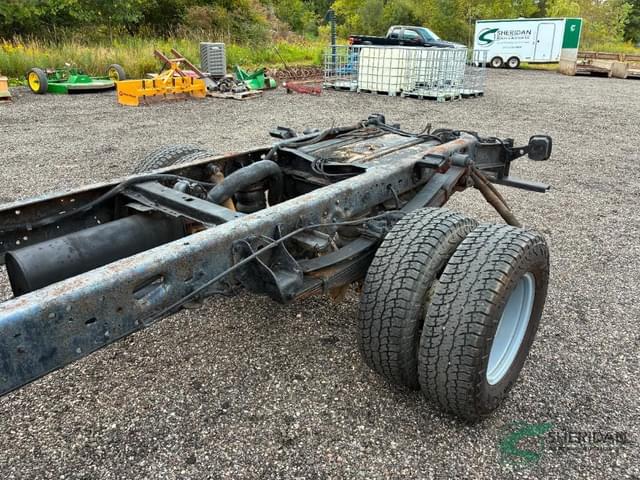 Image of Ford F-350 equipment image 2
