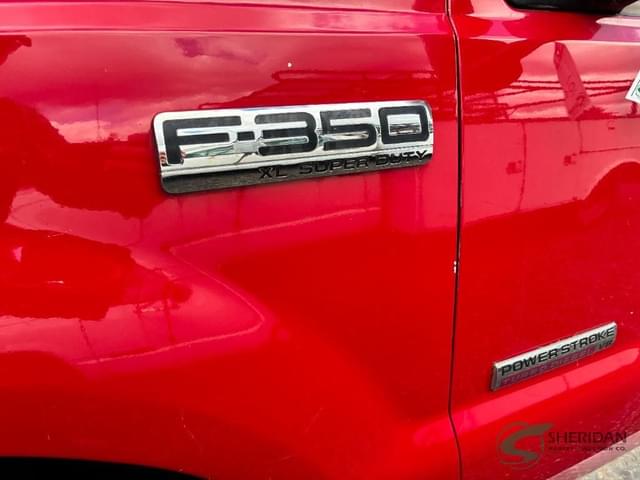 Image of Ford F-350 equipment image 1