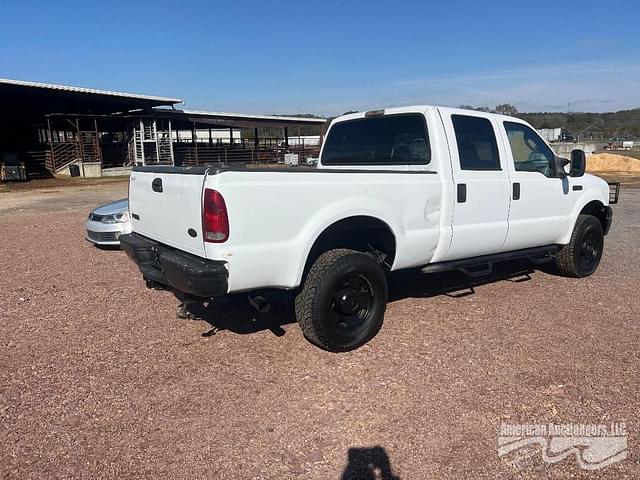 Image of Ford F-350 equipment image 2