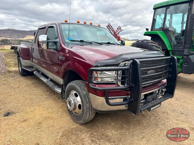 Image of Ford F-350 equipment image 2