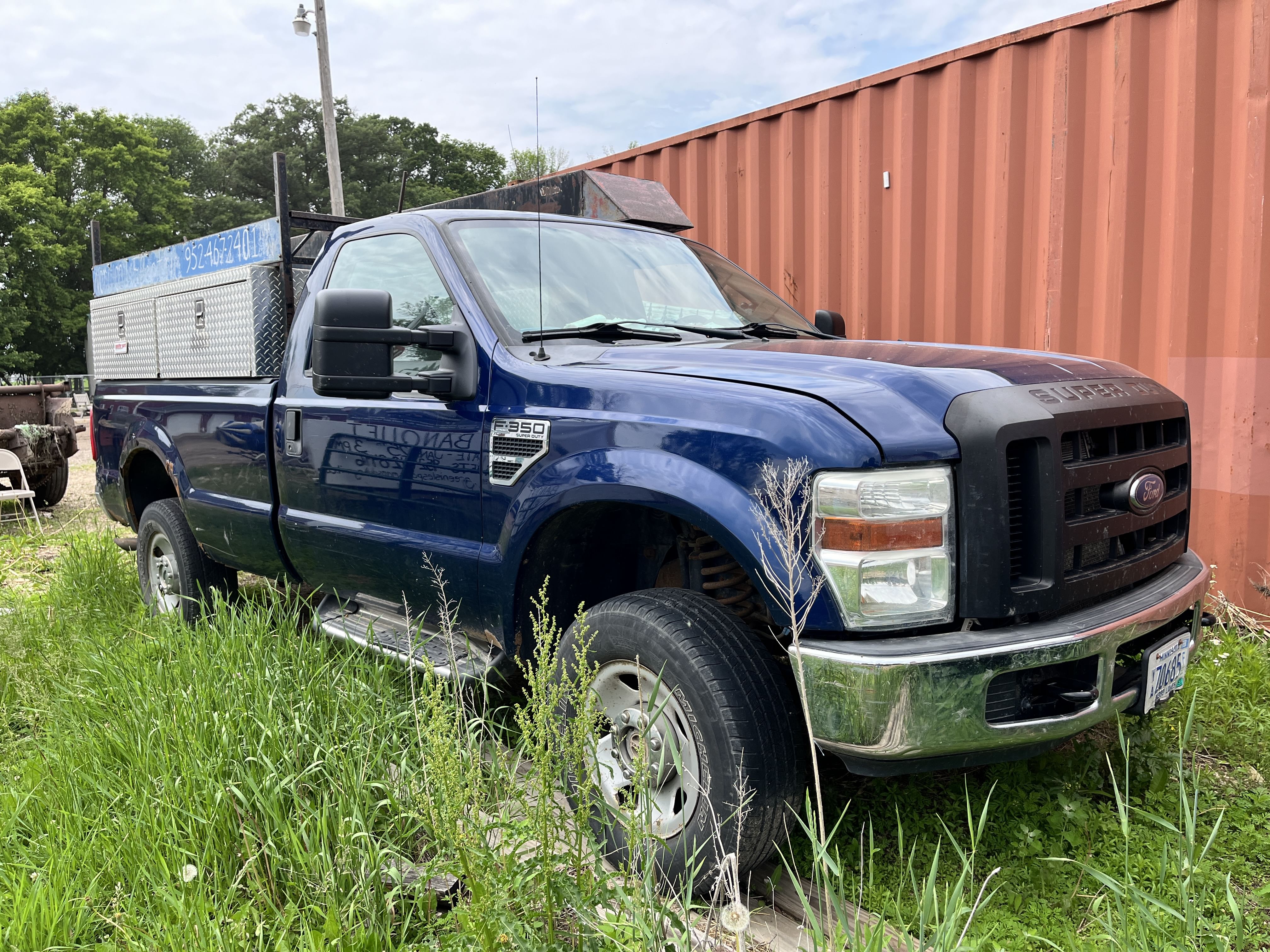 2006 Ford F-350 Equipment Image0