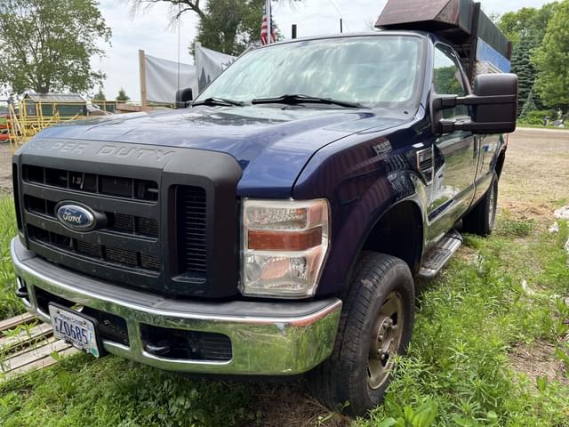 Image of Ford F-350 equipment image 3