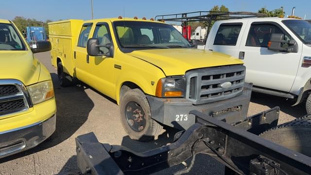 Image of Ford F-350 equipment image 2