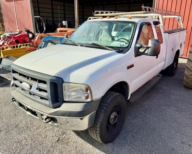 Image of Ford F-350 equipment image 1