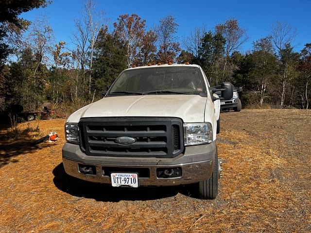 Image of Ford F-250 equipment image 3