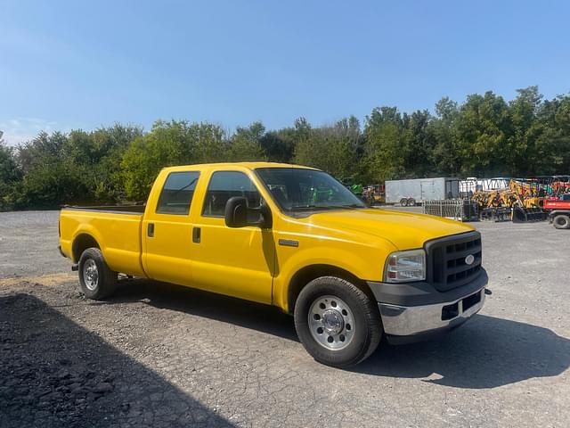 Image of Ford F-350 equipment image 1