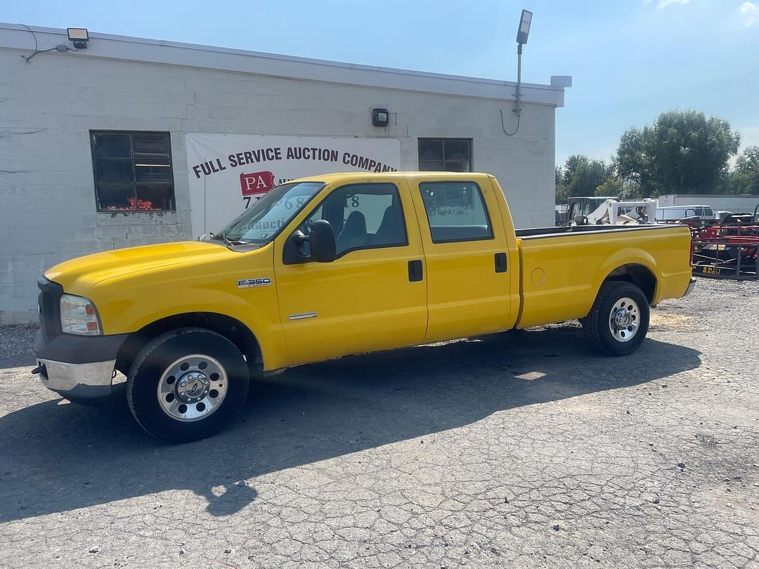 Image of Ford F-350 Primary image