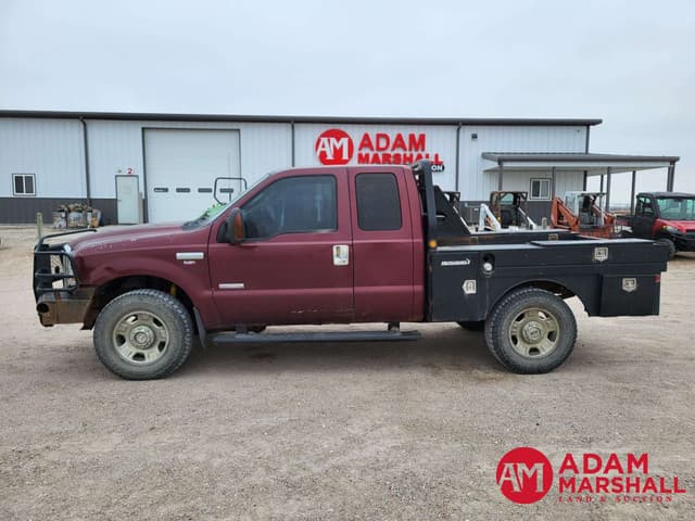 Image of Ford F-350 equipment image 4