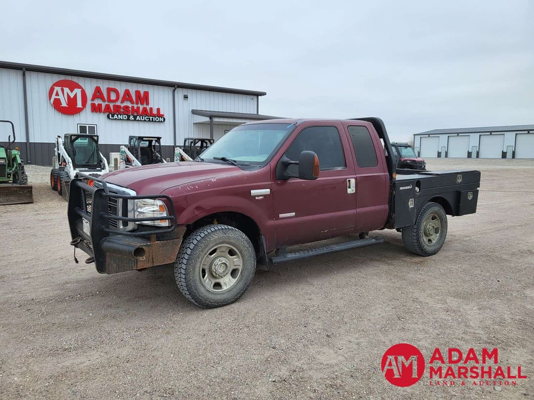 Image of Ford F-350 Primary image