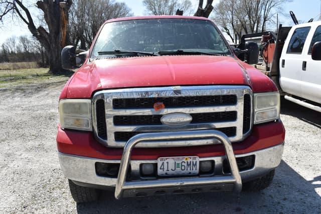 Image of Ford F-350 equipment image 1