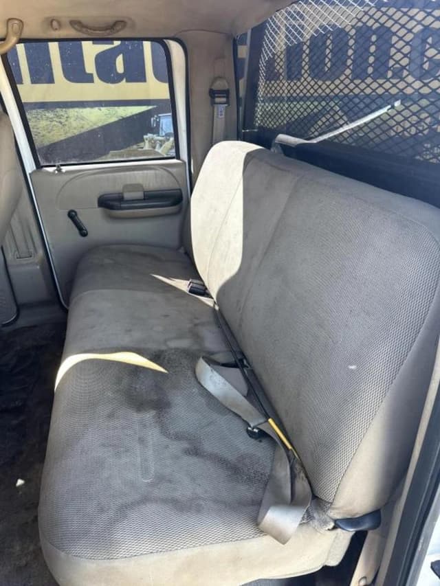 Image of Ford F-350 equipment image 4