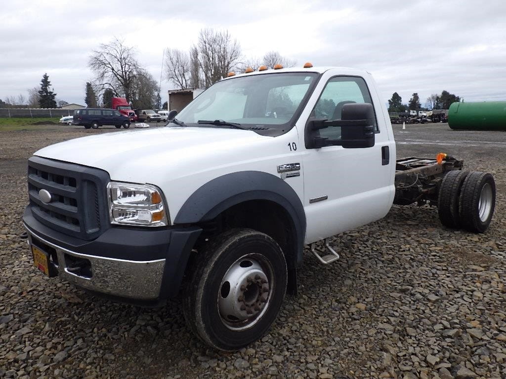 2006 Ford F-450 Equipment Image0