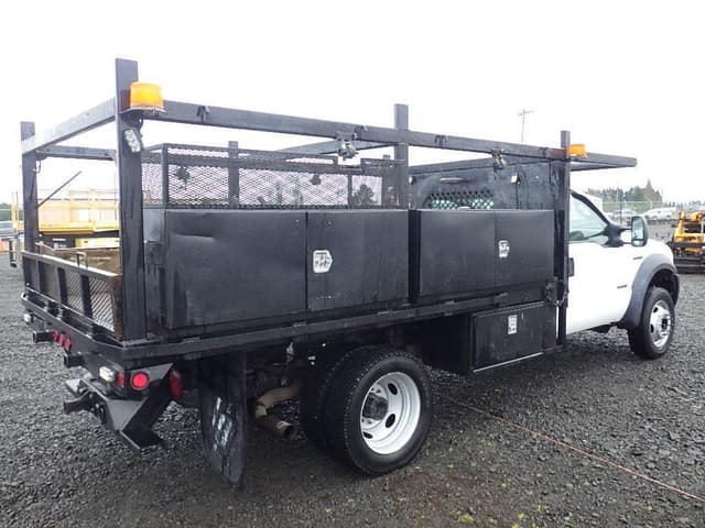 Image of Ford F-450 equipment image 4