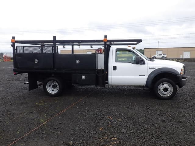 Image of Ford F-450 equipment image 3