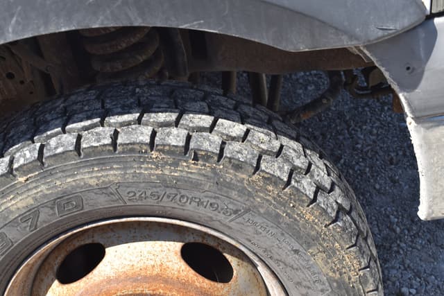 Image of Ford F-450 equipment image 4