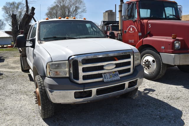 Image of Ford F-450 equipment image 1