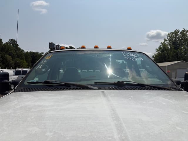 Image of Ford F-450 equipment image 1