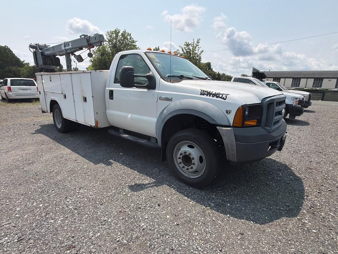 Image of Ford F-450 Primary image
