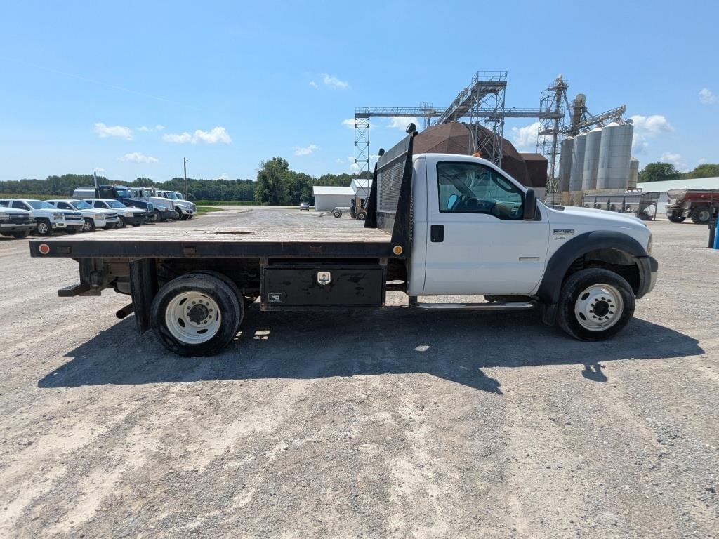 Image of Ford F-450 Primary image