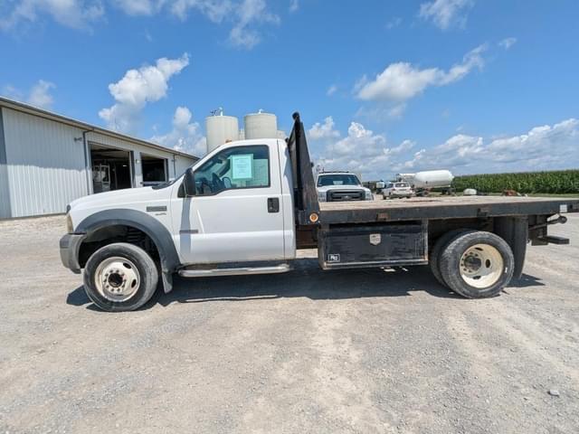 Image of Ford F-450 equipment image 4