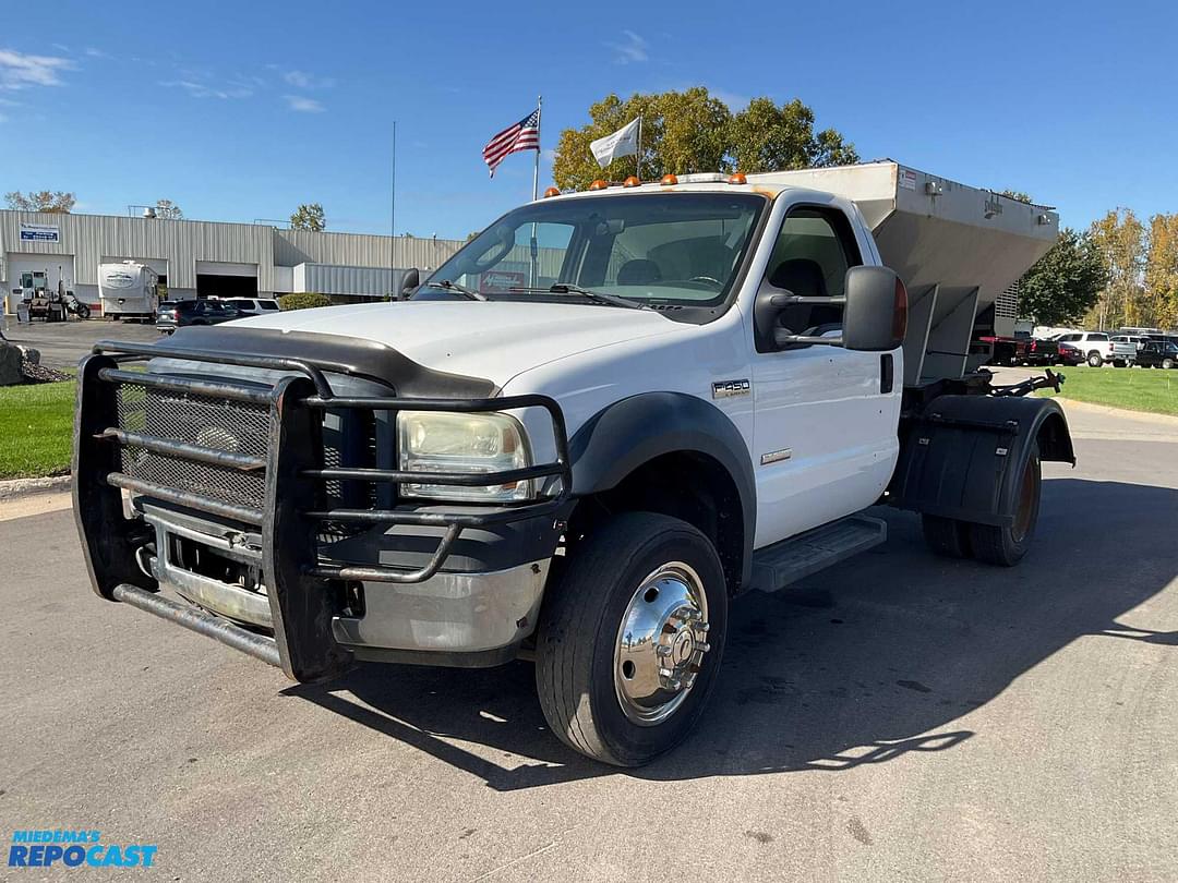 Image of Ford F-450 Primary image