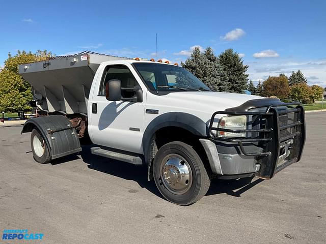 Image of Ford F-450 equipment image 2