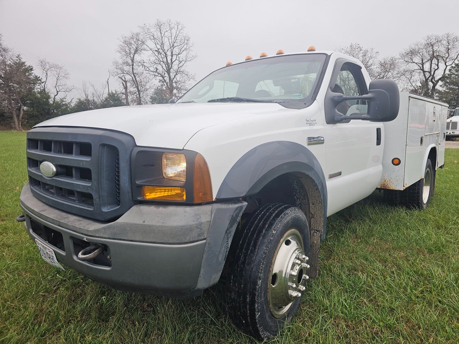 2006 Ford F-450 Equipment Image0