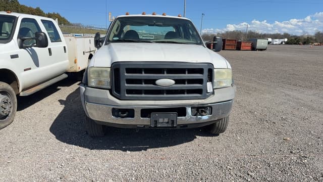 Image of Ford F-450 equipment image 1