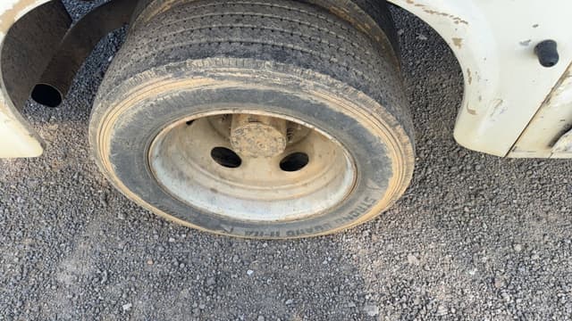 Image of Ford F-450 equipment image 4