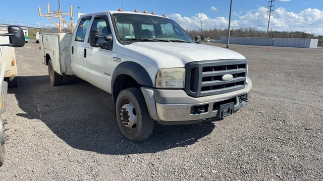 Image of Ford F-450 equipment image 2