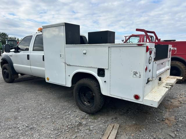 Image of Ford F-450 equipment image 3