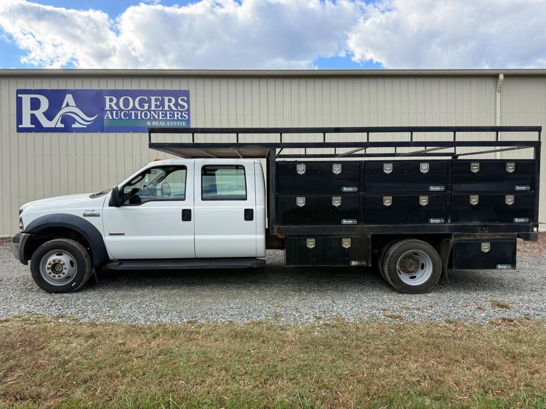 Image of Ford F-450 Primary image