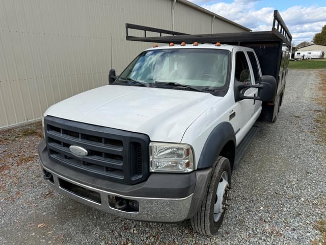 Image of Ford F-450 equipment image 4