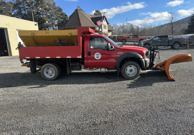 Image of Ford F-550 equipment image 2