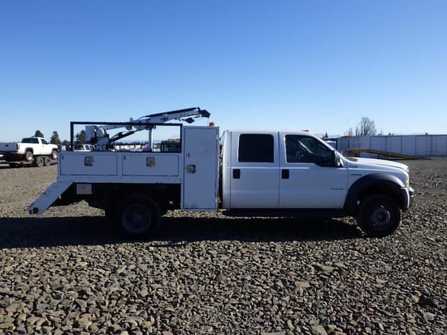Image of Ford F-550 equipment image 2