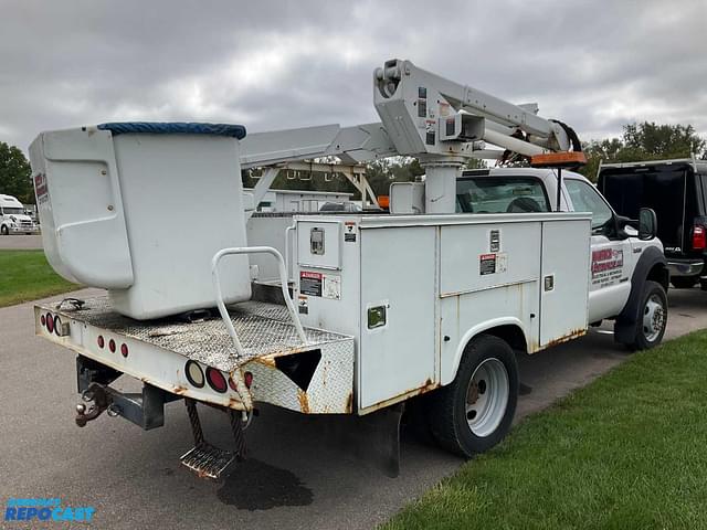 Image of Ford F-550 equipment image 4