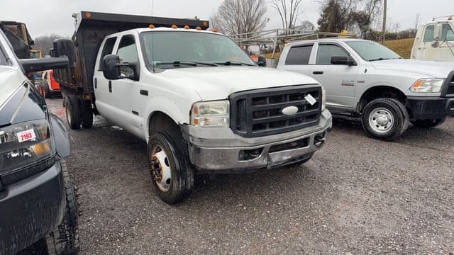 Image of Ford F-550 equipment image 2