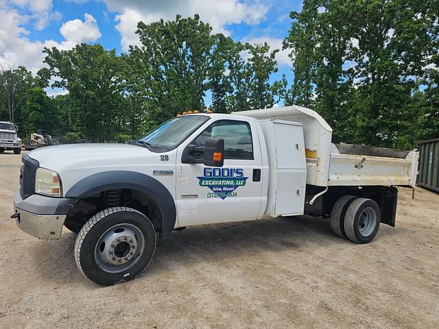 Image of Ford F-550 equipment image 2