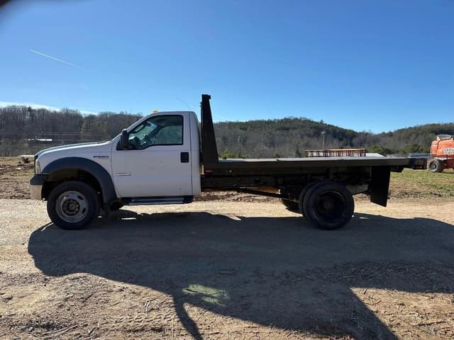Image of Ford F-550 equipment image 1