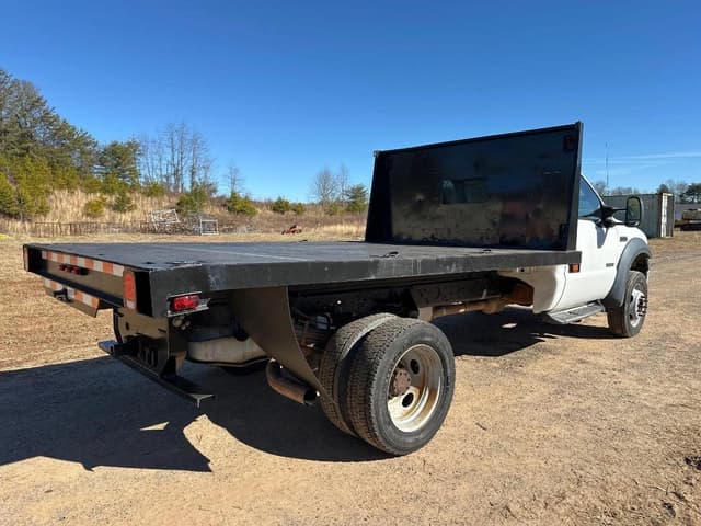 Image of Ford F-550 equipment image 4